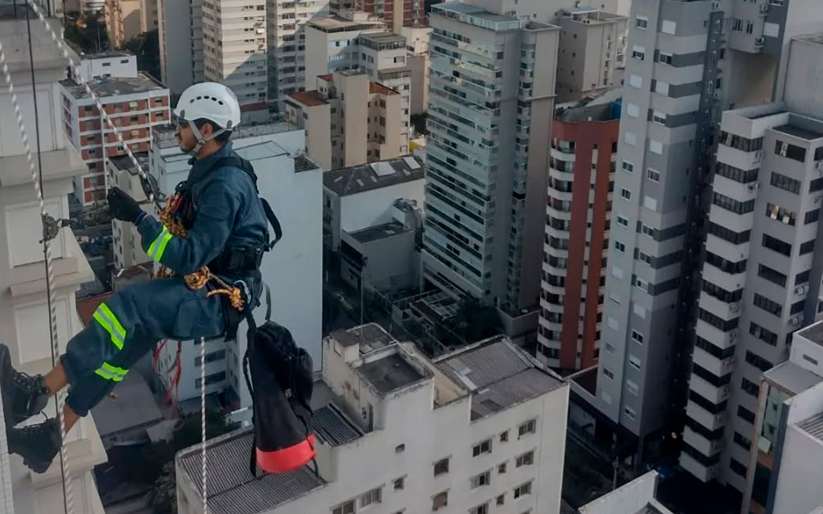 Detalhes de Manutenção de Fachadas